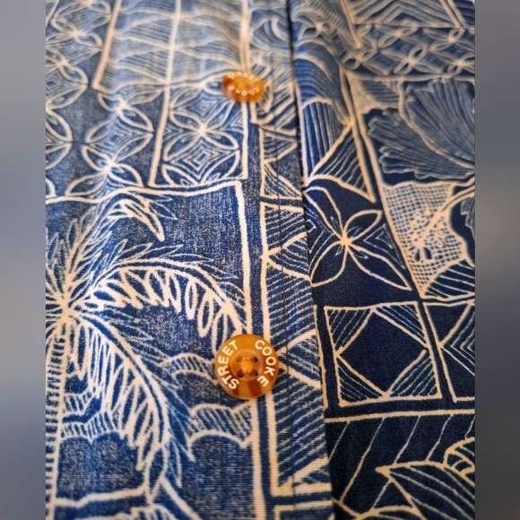 Cooke Street Honolulu Hawaiian Reverse Shirt Mens SIZE M Tropical Fruits/Flowers - Picture 2 of 10